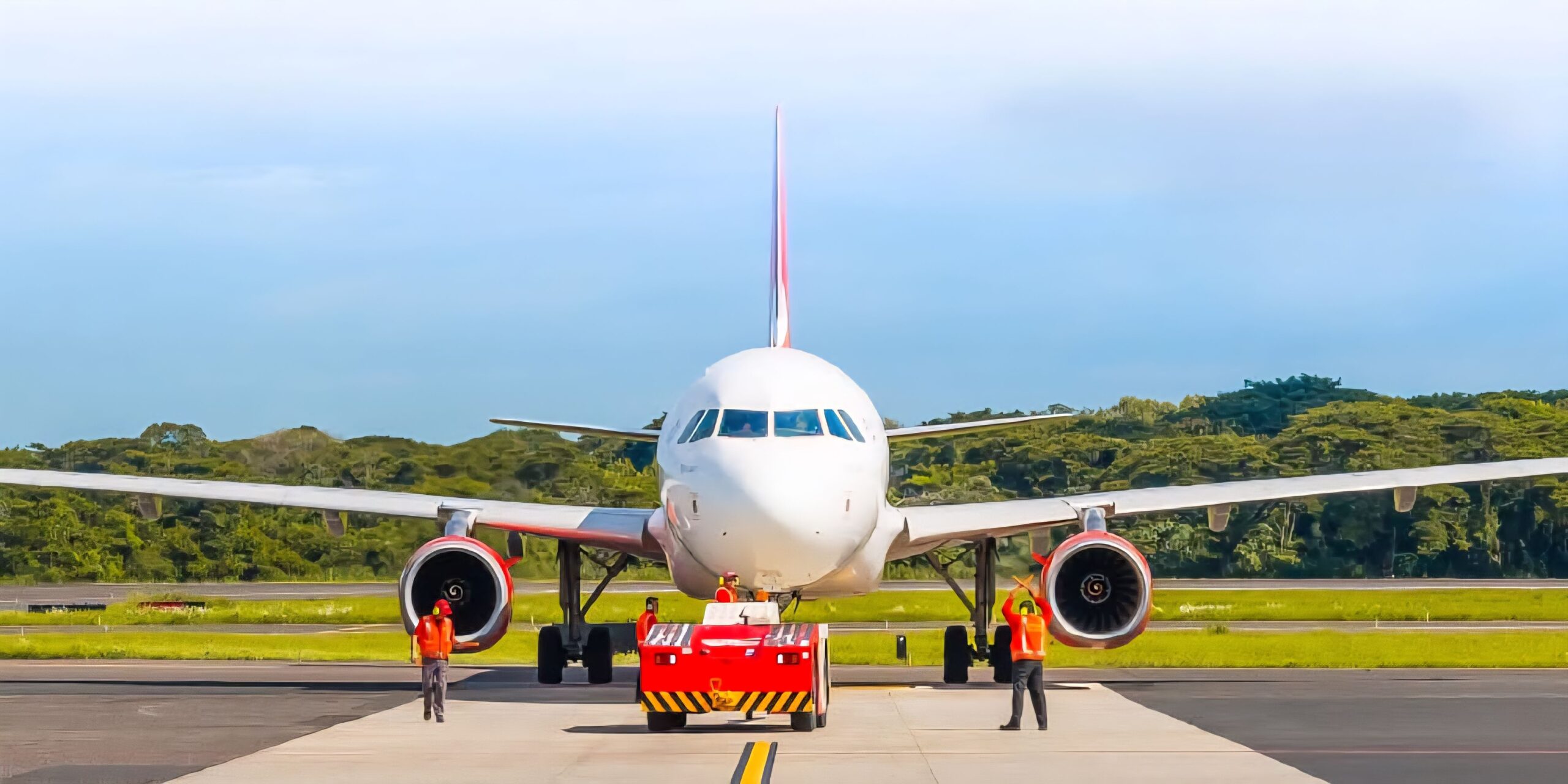 Convenio de transporte aéreo incrementará rutas entre España y El Salvador