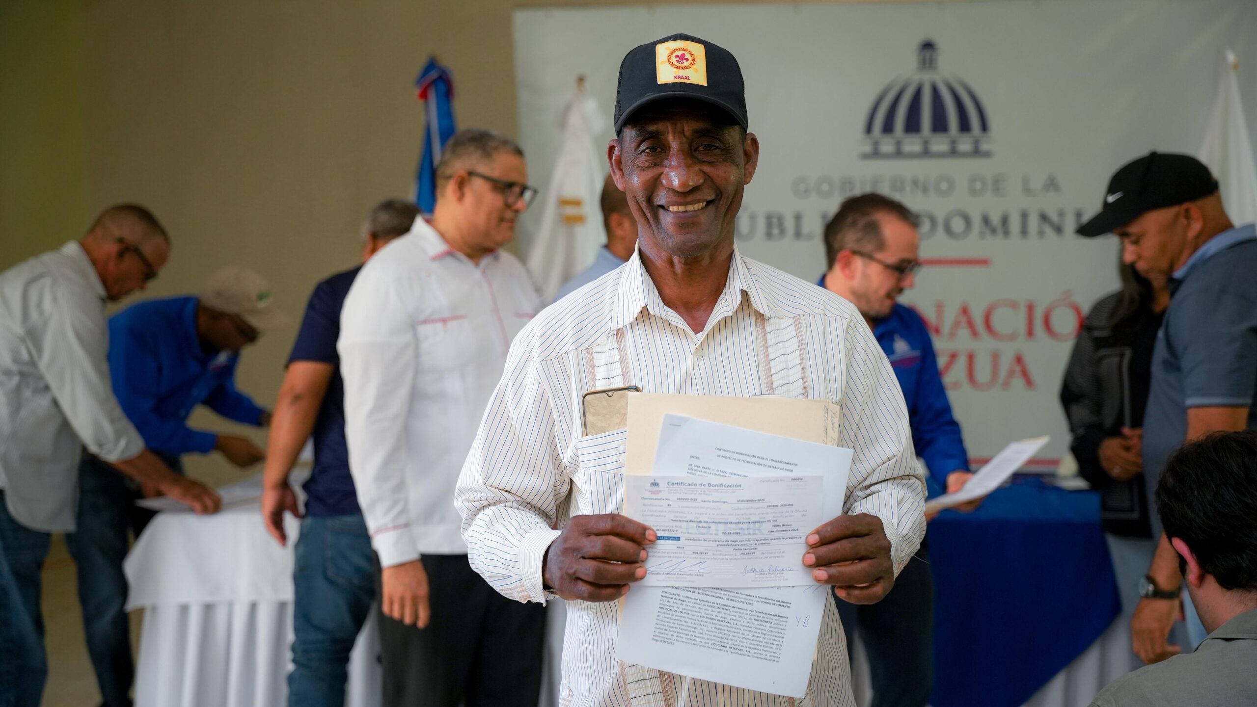 36 productores de Azua reciben más de RD$20 millones para tecnificar sus predios