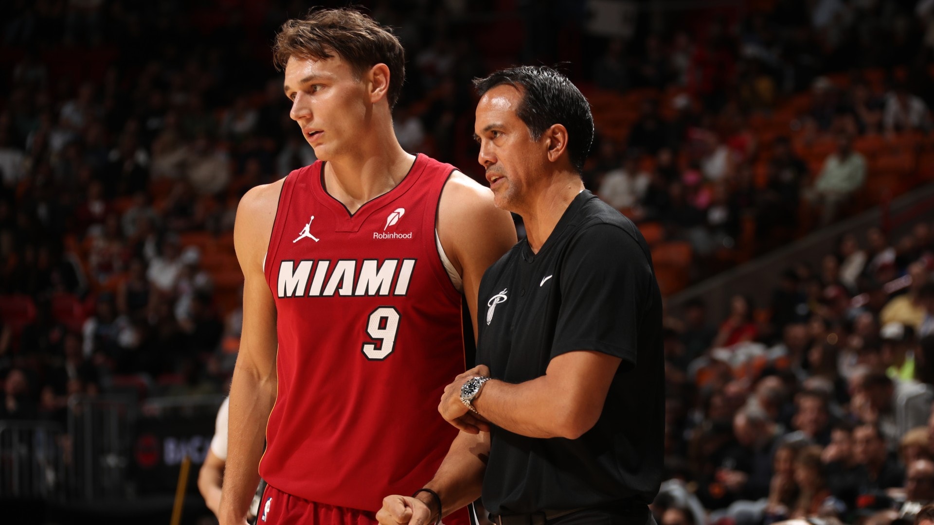 Erik Spoelstra, entrenador de los Miami Heat, es el entrenador más longevo de la NBA