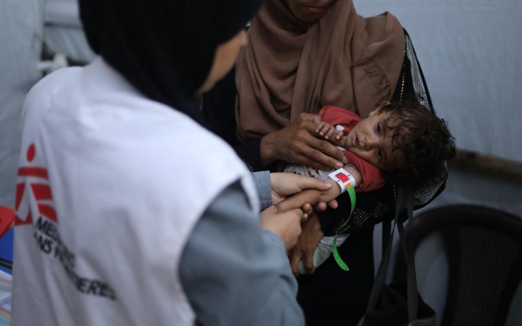 Israel amenaza negar el registro de ONG, lo que podría afectar la ayuda humanitaria
