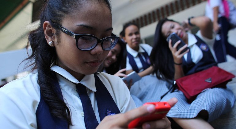 ONU advierte sobre aumento de amenazas de la IA para niños, desde deepfakes hasta acoso sexual