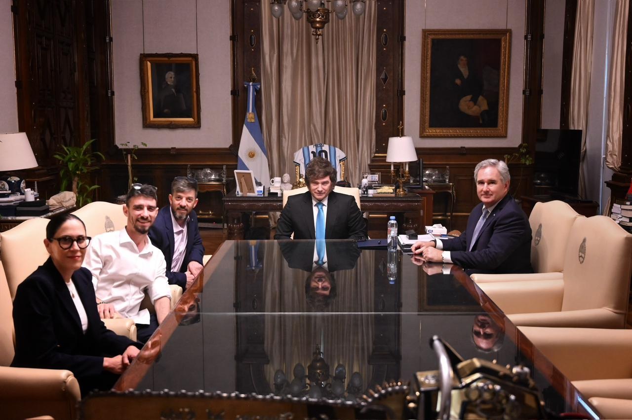 Milei recibió a hermanos argentinos David y Ariel Cunio