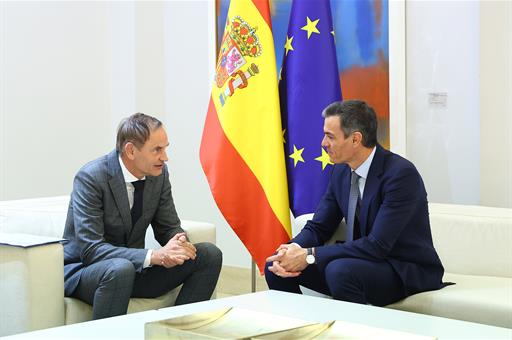 Madrid, España: Pedro Sánchez se reúne con el CEO de Volkswagen para abordar el apoyo del Ejecutivo de España al vehículo eléctrico y los retos de la automoción