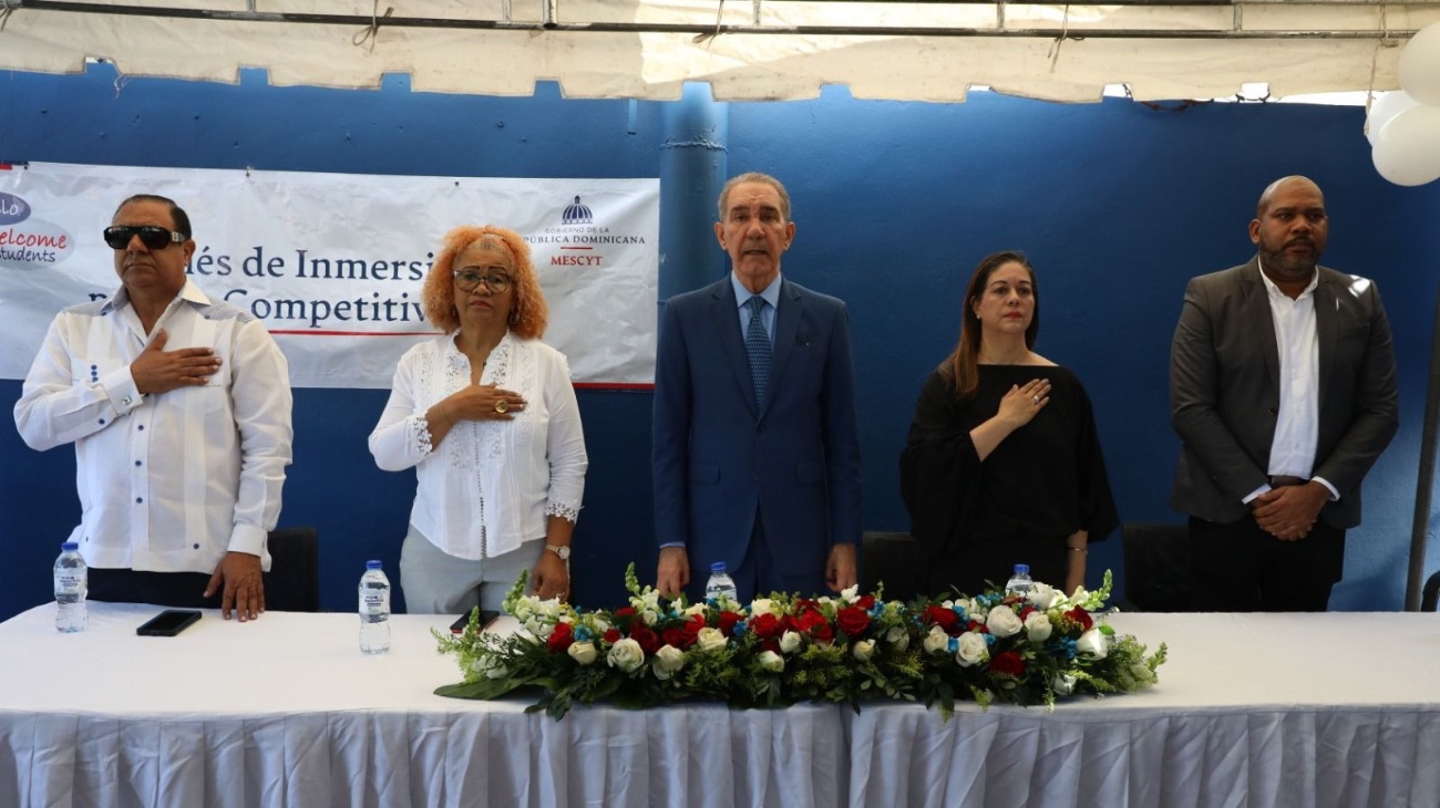 Mescyt implementa programa Inglés por Inmersión en Santo Domingo Este para mejorar la empleabilidad de jóvenes