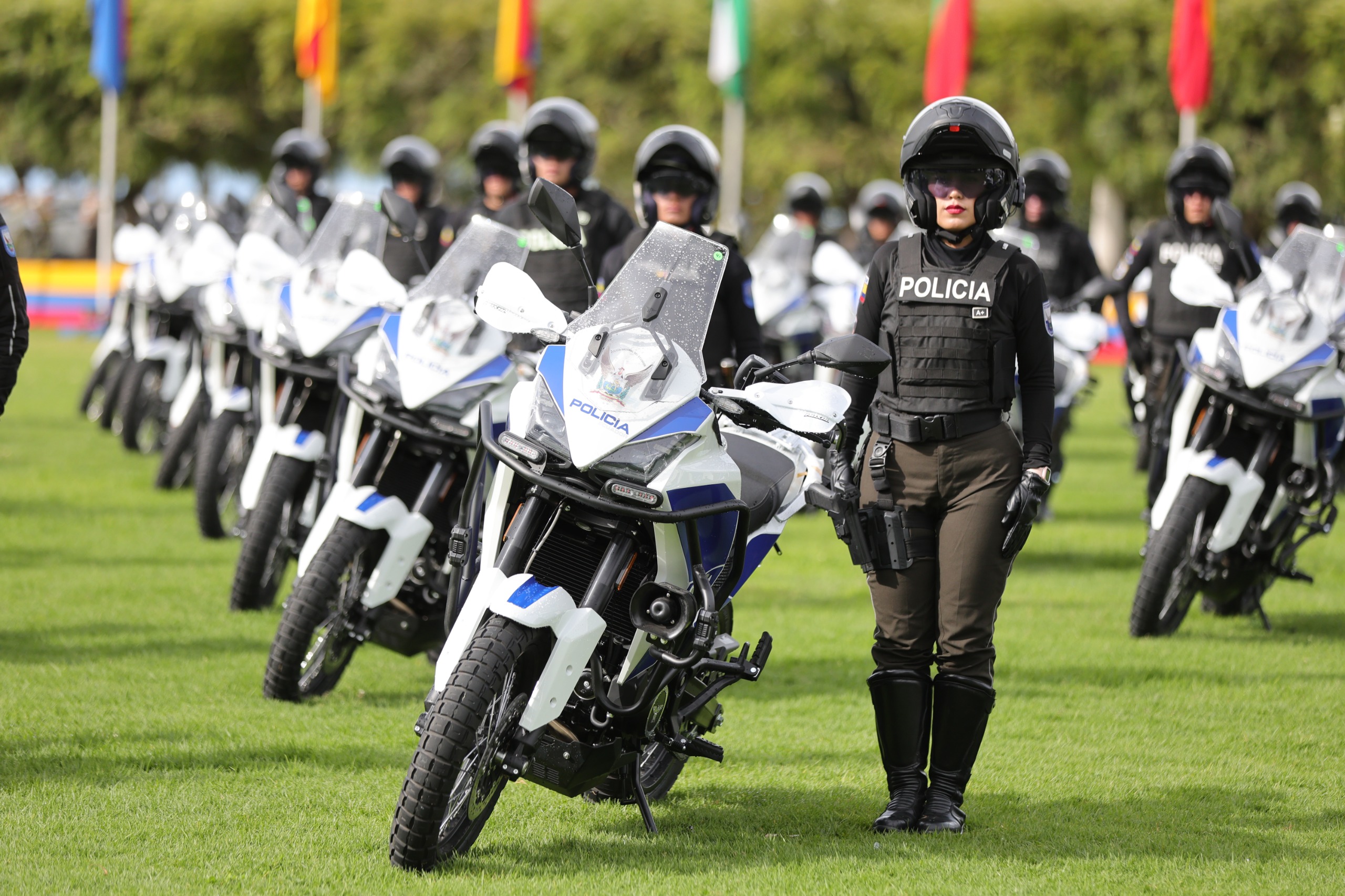 Secretaría General informa entrega de motocicletas, radios y equipo balístico a la Policía Nacional para fortalecer la seguridad en el país