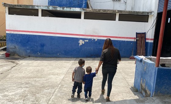 Violencia contra niños, naufragios, Jerusalén Oriental y Corte Penal Internacional: noticias del lunes