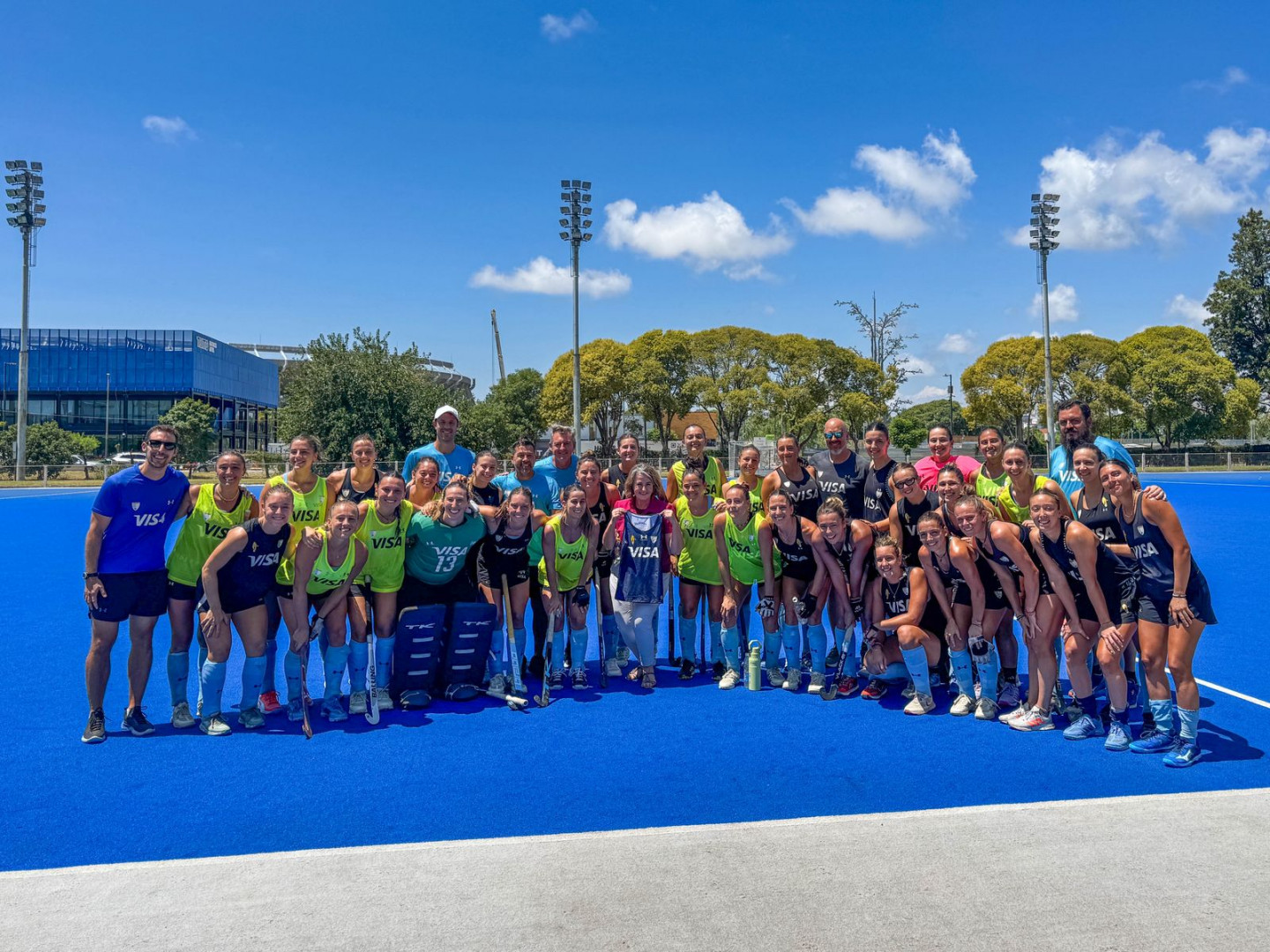 Leonas reciben a la embajadora de Australia en el CeNARD