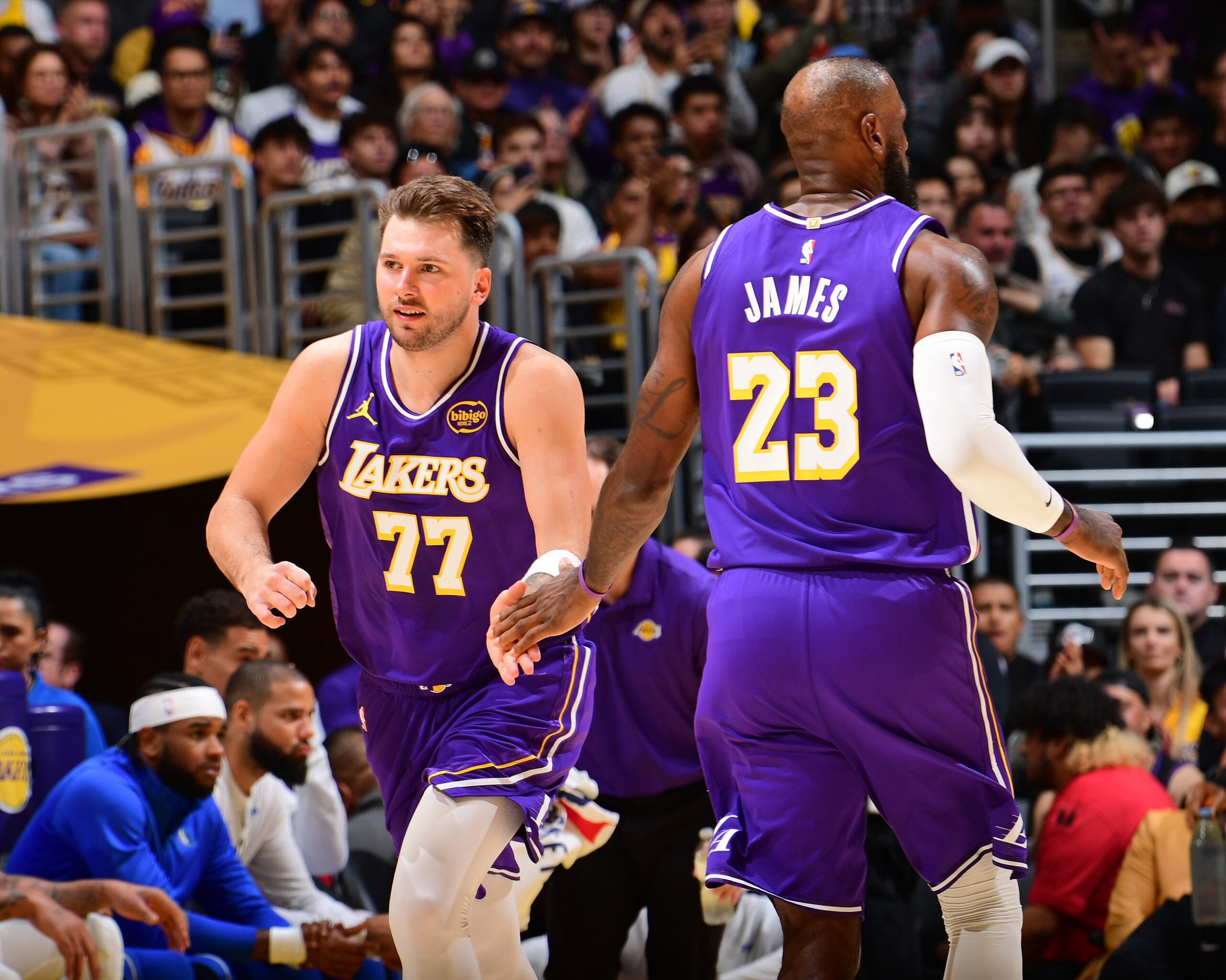 LeBron James dice que debe encajar junto a Luka Dončić a medida que aumenta la química entre ambos