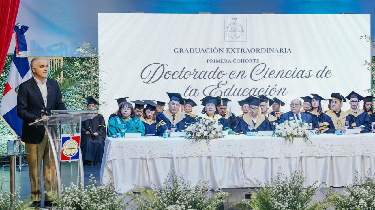Ministro Luis Miguel De Camps señala a la docencia como eje para transformar el sistema educativo