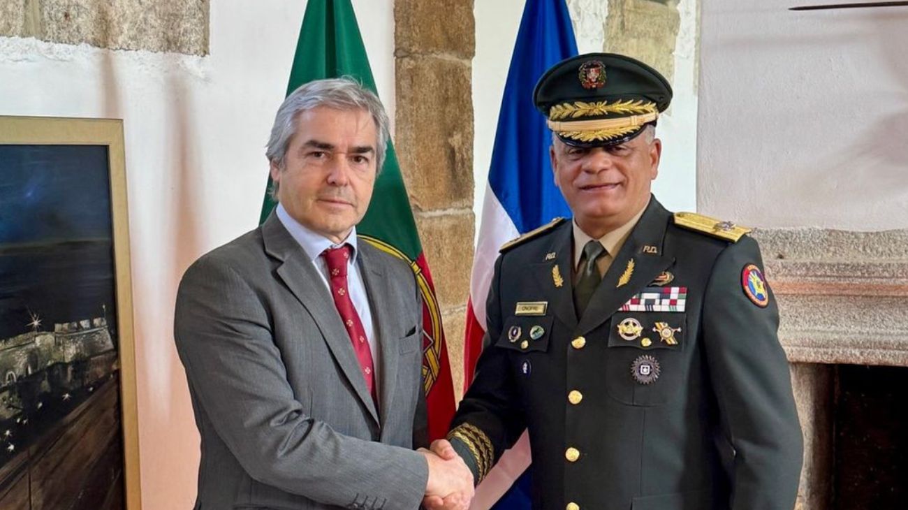 República Dominicana y Portugal firman contrato para la compra de cuatro patrulleros de altura de la clase Tejo