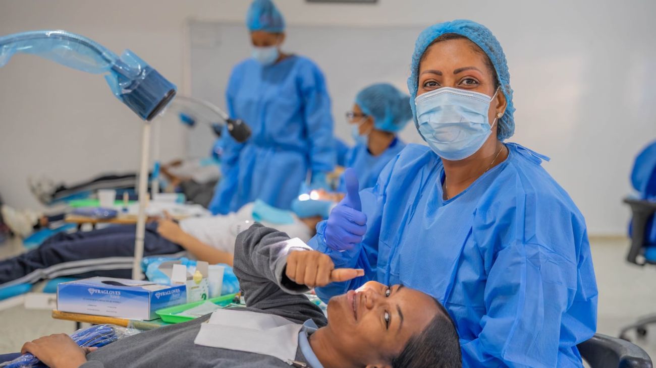 INABIE realiza jornada de salud integral para más de 700 estudiantes en Monte Plata