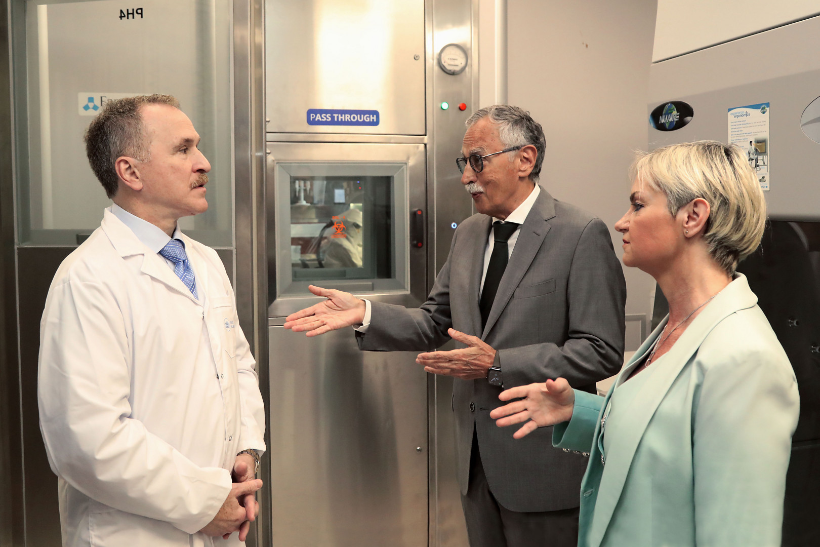 Embajador de EE. UU. visitó el primer laboratorio de salud humana BSL-4 en América Latina, ubicado en ANLIS Malbrán.