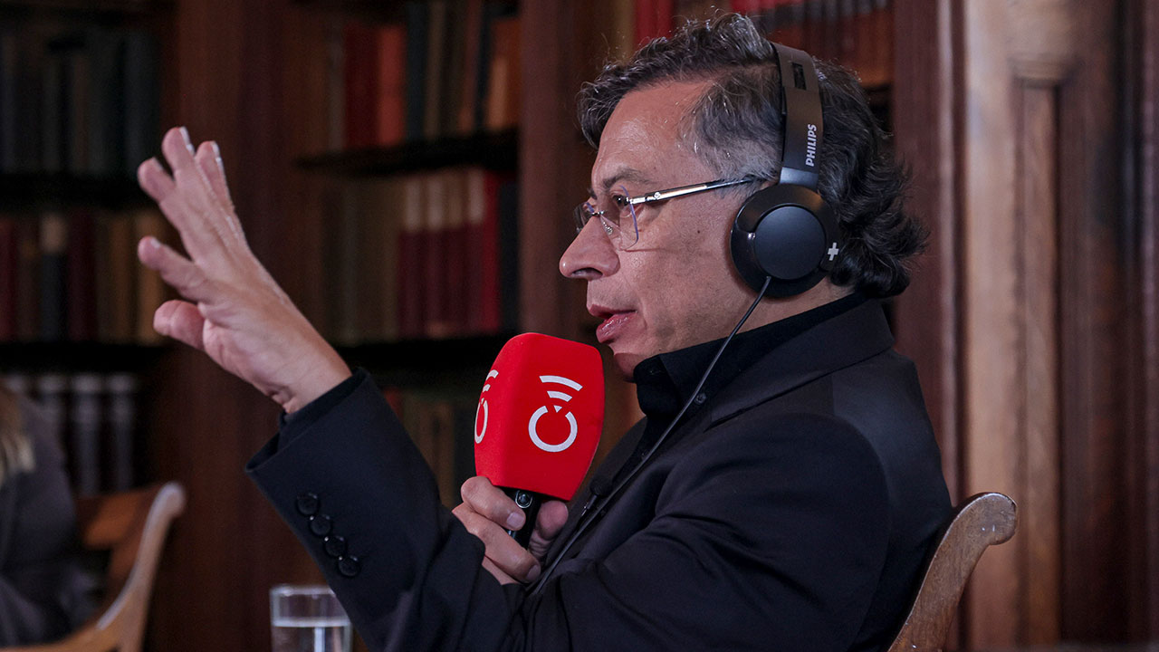 Gustavo Petro señala que hoy es posible generar una guerra con un titular, un chisme o un tuit