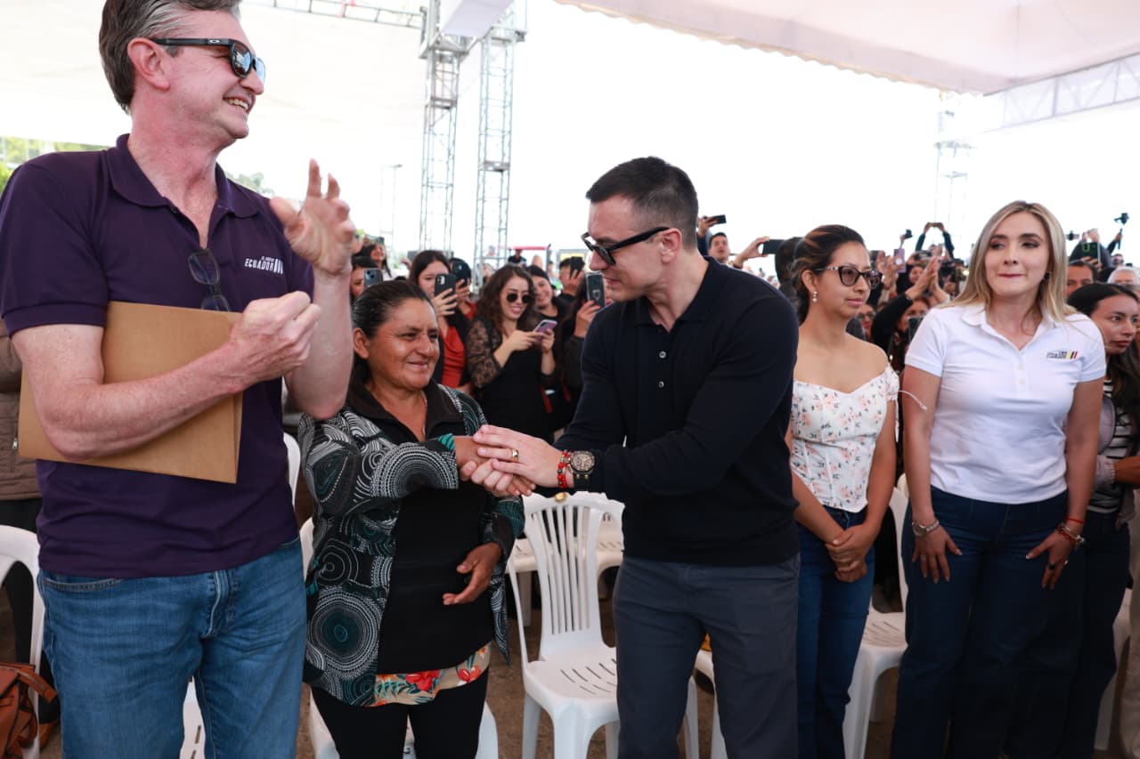 Daniel Noboa entrega asistencia a productores del sur para fortalecer la producción agropecuaria