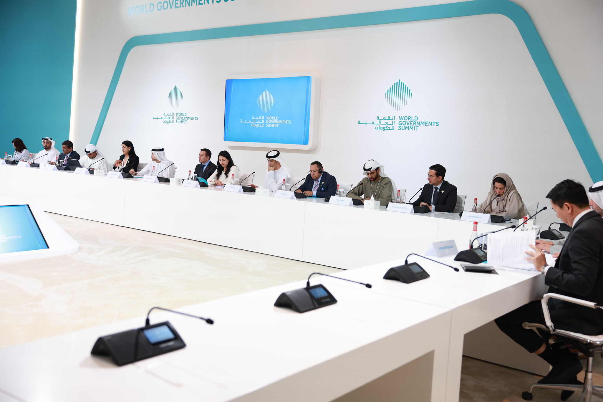 Presidente Noboá encabeza diálogo de alto nivel con autoridades y sector privado de EAU en la Cumbre Mundial de Gobiernos 2026, según la Secretaría General de Comunicación