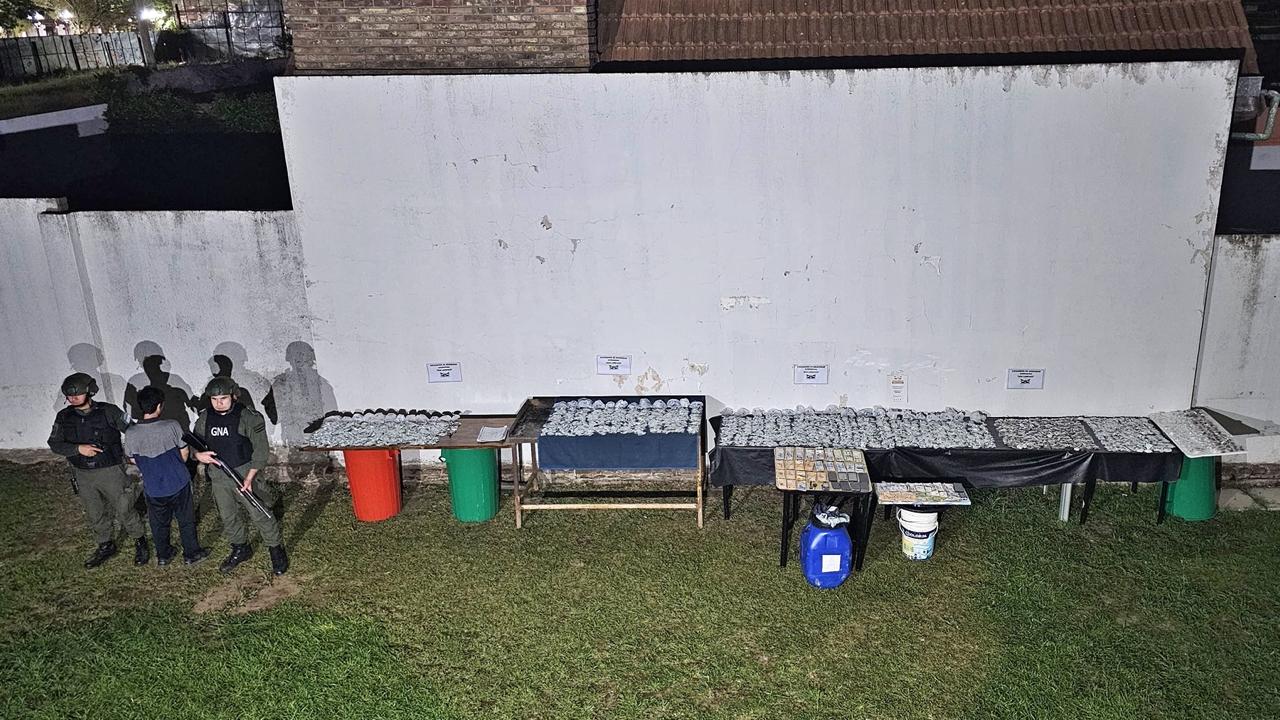 Gendarmería desbarata punto de venta de estupefacientes en Santa Fe y secuestra 2.762 dosis de cocaína y marihuana