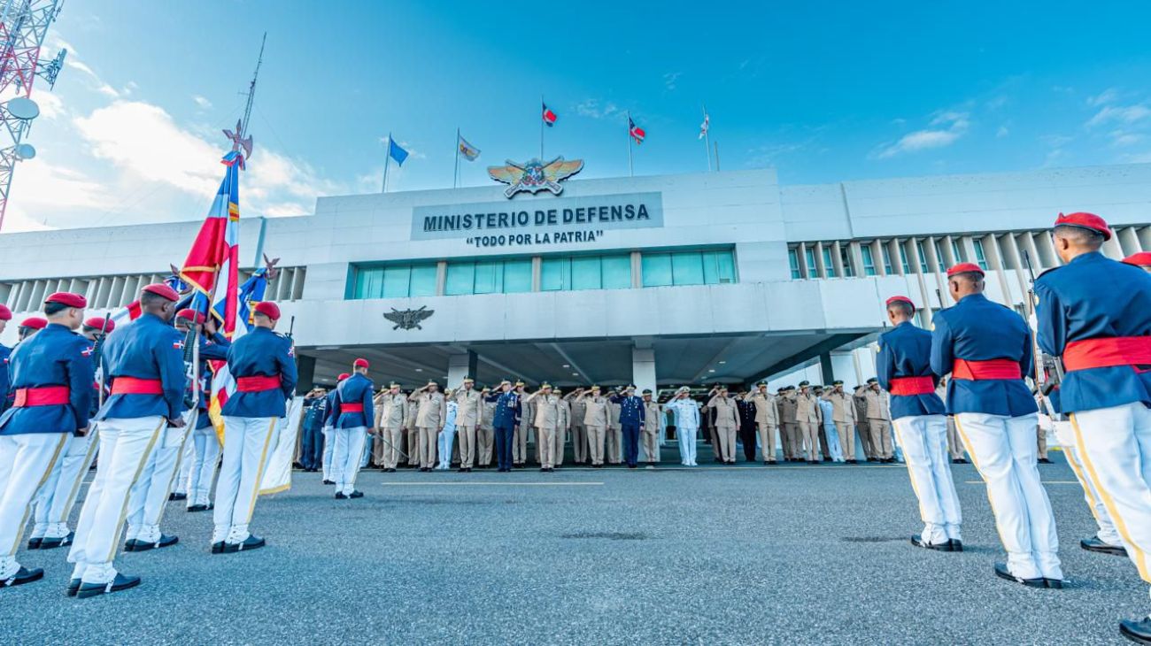 Ministerio de Defensa encabeza actos conmemorativos por el Día de las Fuerzas Armadas