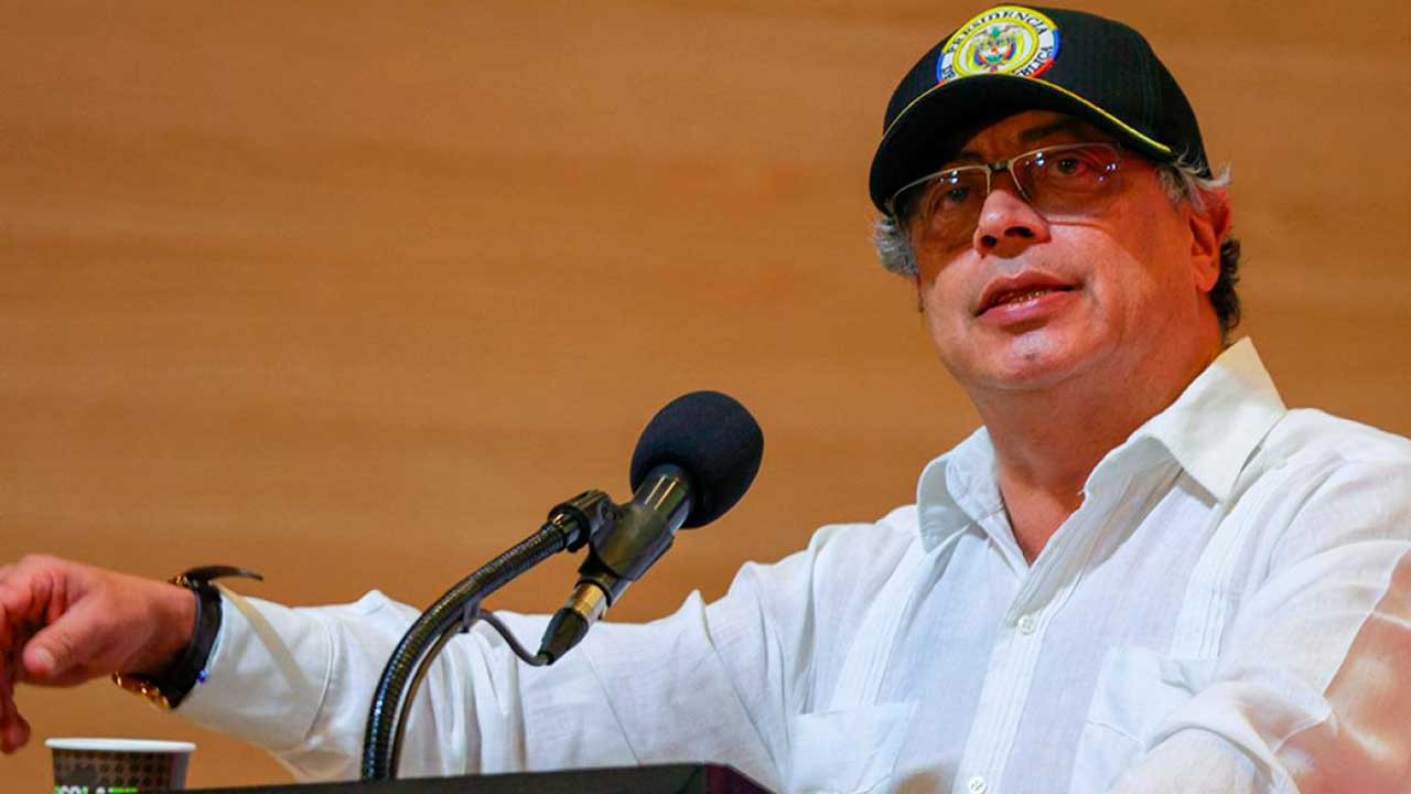Petro advierte que se avecina un golpe a las garantías libres y democráticas de Colombia