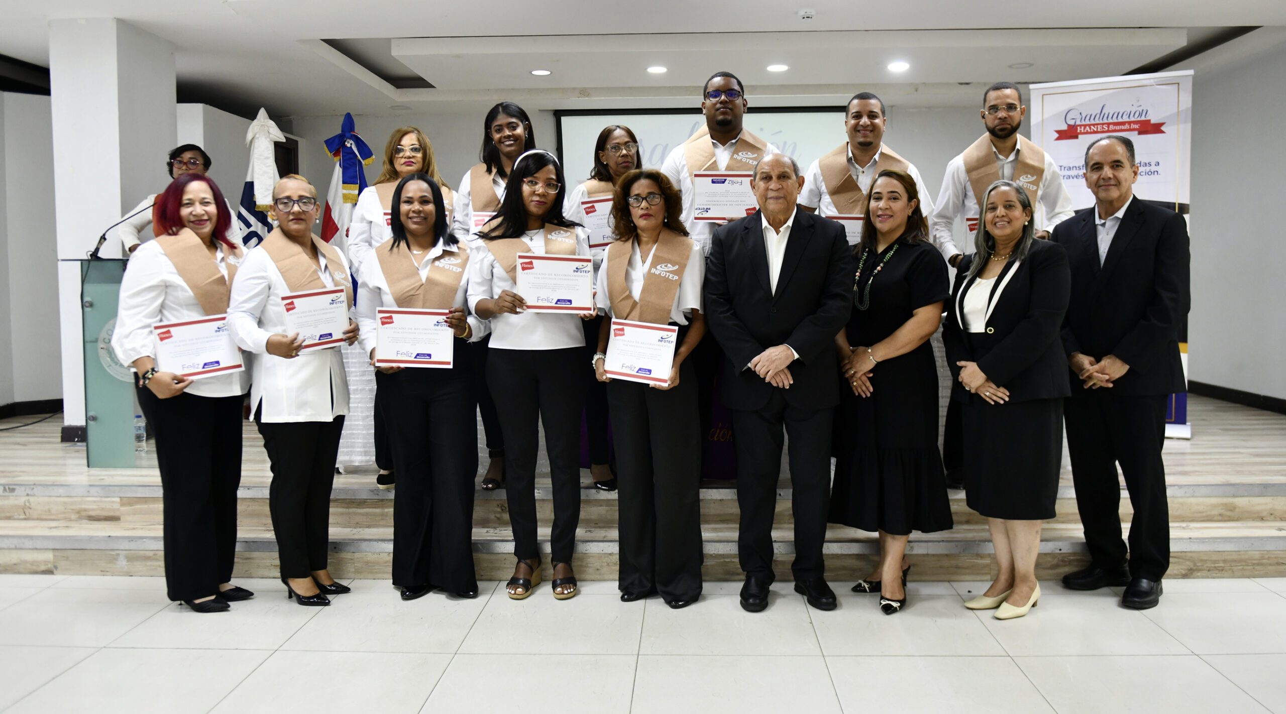 Infotep certifica a más de 300 trabajadores de zonas francas en Santo Domingo Este