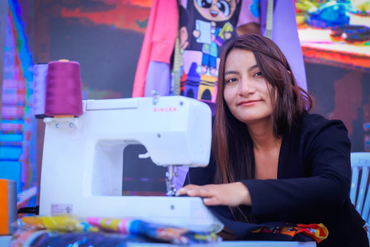 BanEcuador coloca más de 24.200 créditos para impulsar la independencia económica de mujeres, según anunció el presidente Daniel Noboa