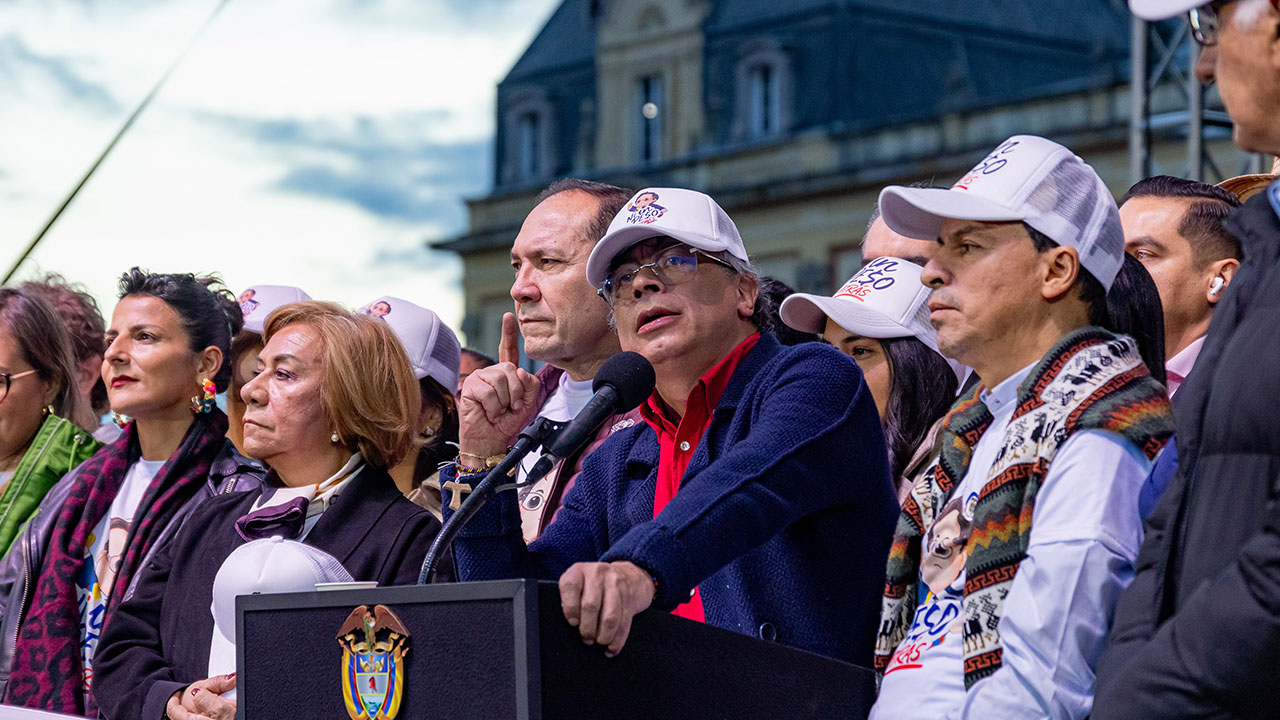 Petro acusa al poder judicial y al Congreso de impedir el avance de las reformas pensional y de salud