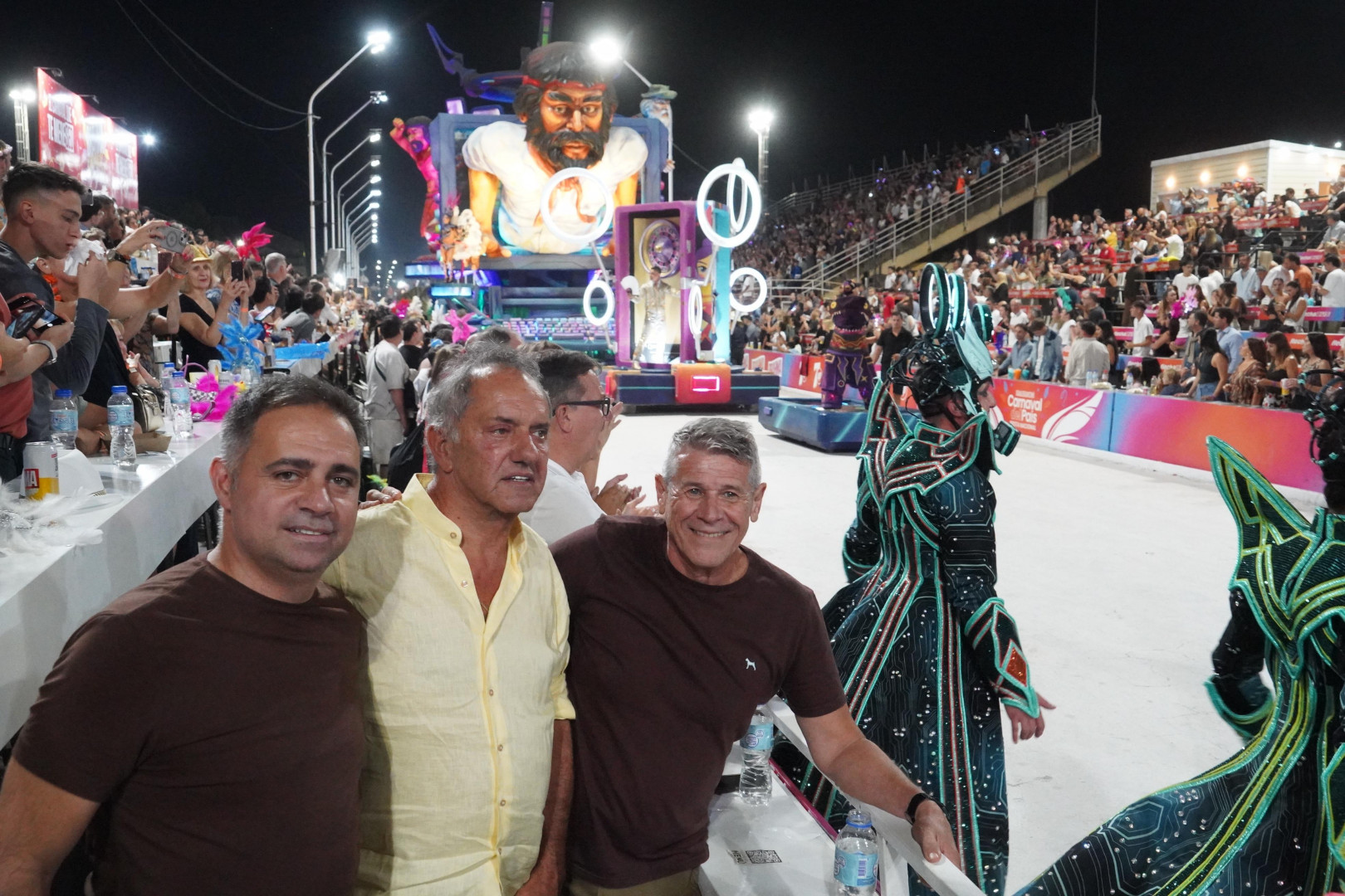 Scioli señala que el Carnaval de Gualeguaychú tiene impacto positivo en la ciudad