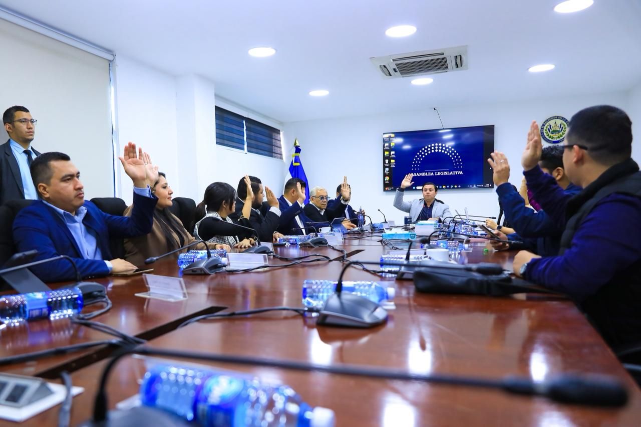Diputados buscan impulsar la economía mediante el aprovechamiento sostenible del mar