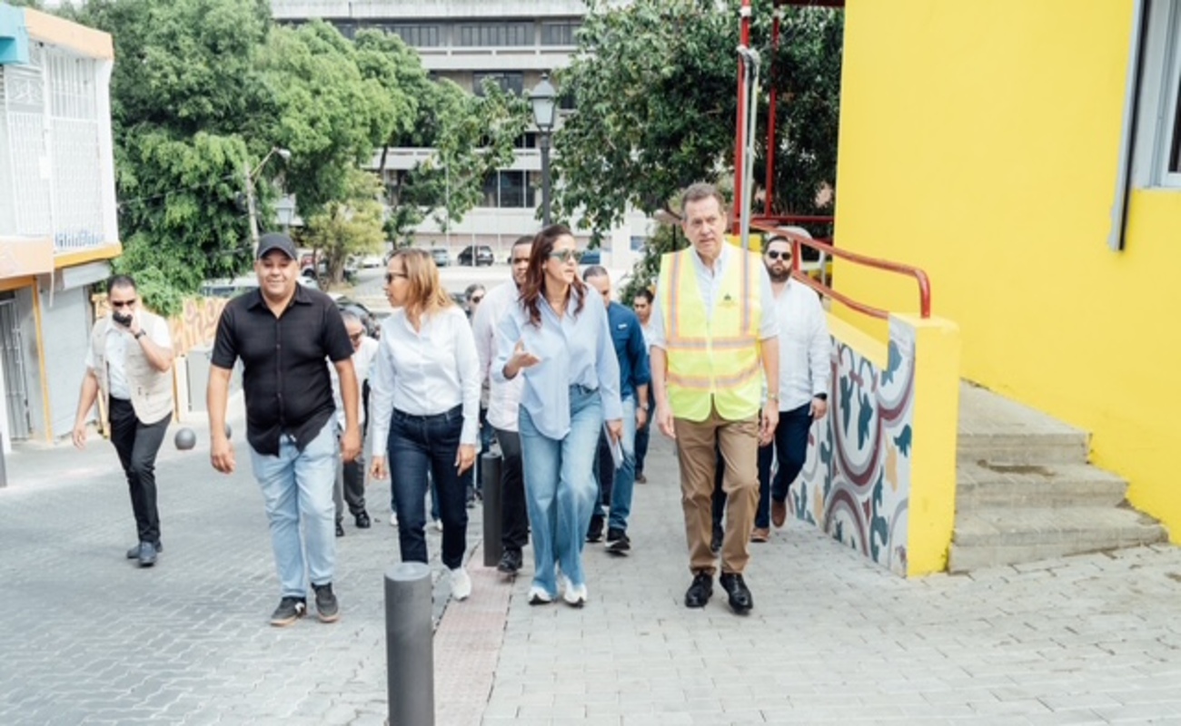 Ministro Ito Bisonó supervisa trabajos en Calle del Sol, Santiago, por instrucción del presidente, para respaldar coordinación interinstitucional