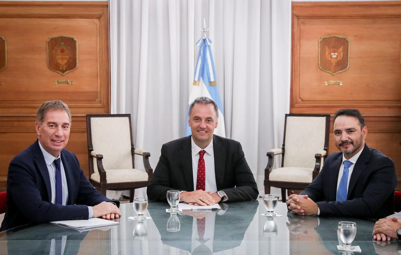 Adorni y Santilli se reunieron con gobernador Juan Pablo Valdés