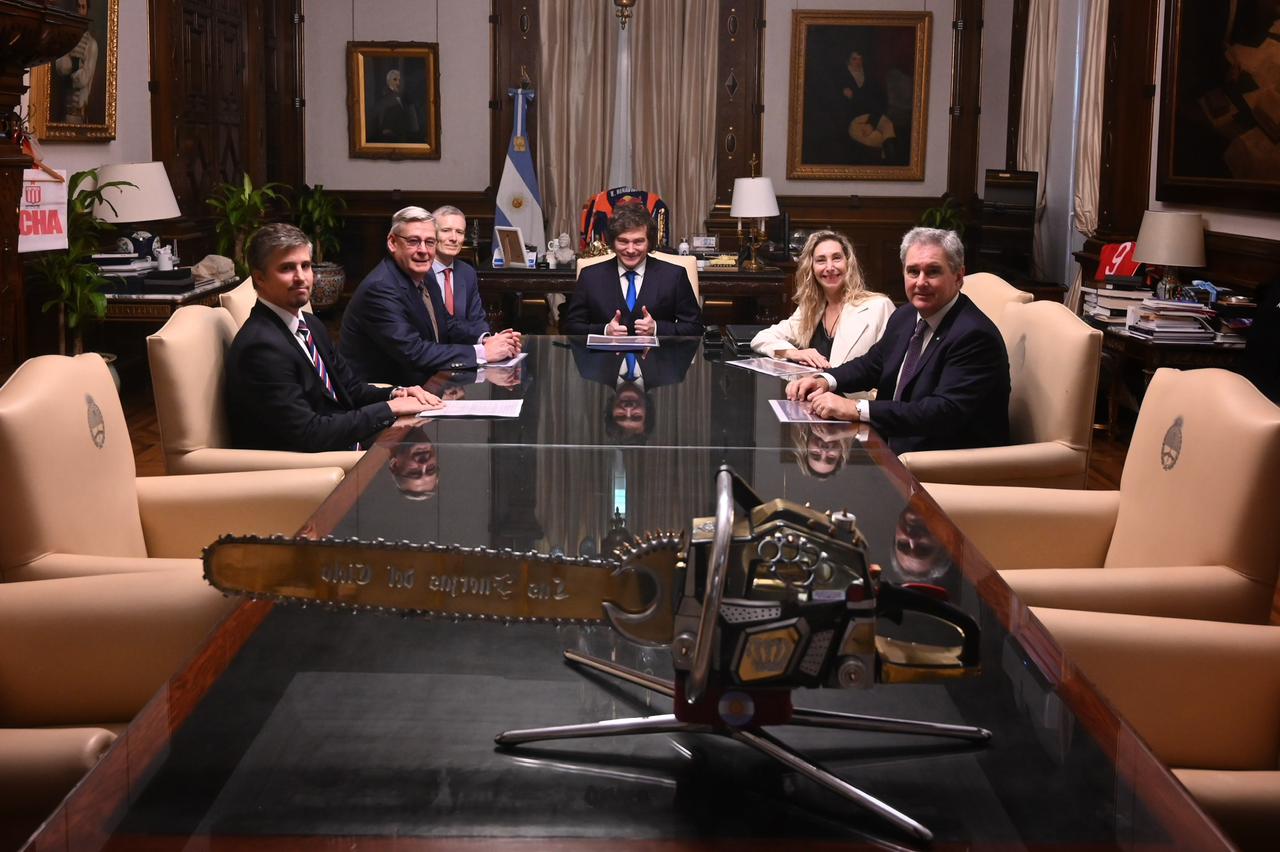 Milei recibió al CEO de Vicuña Corp., Ron Hochstein, y a José Morea, Country Director de la compañía.