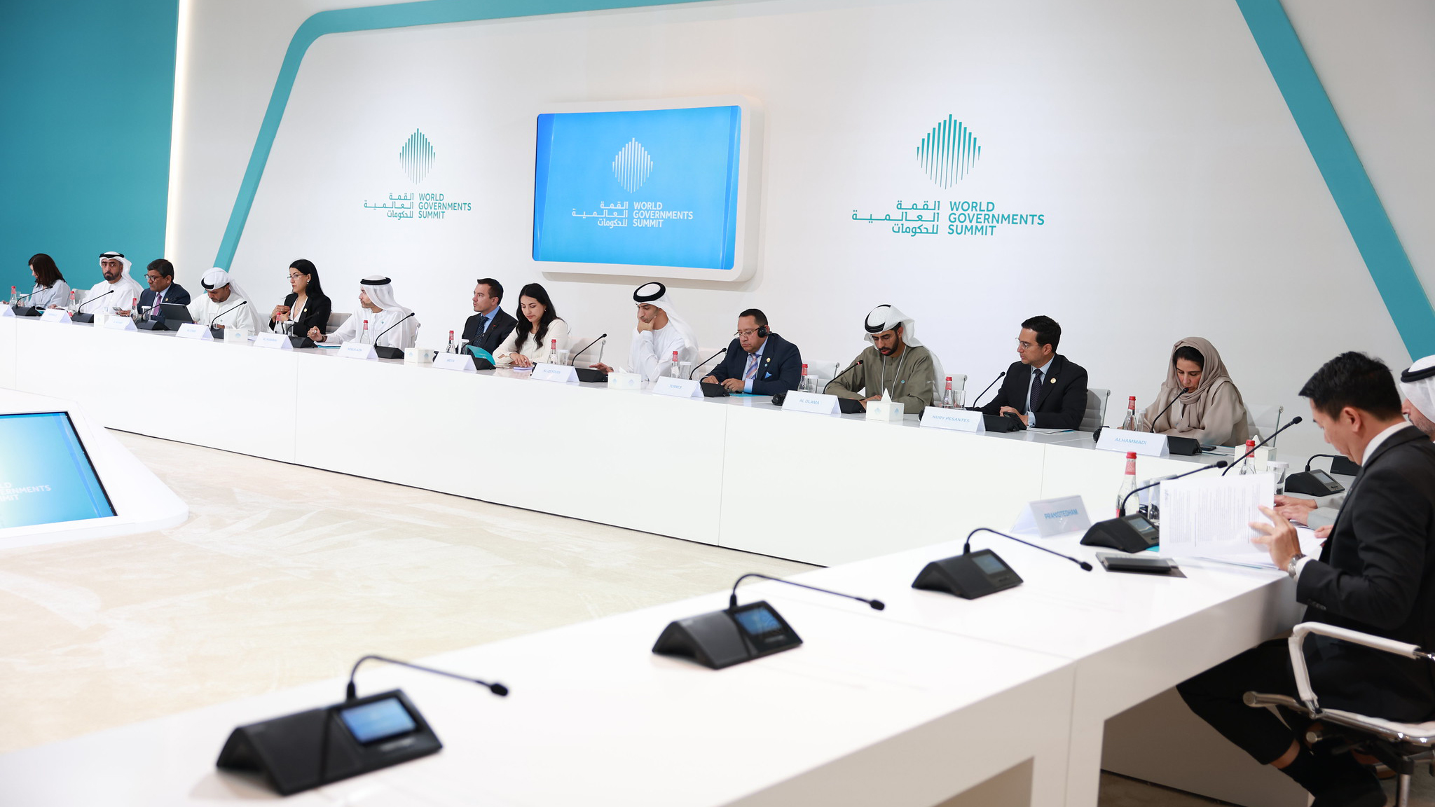 Presidente Noboa, con delegación oficial, participa en diálogo de alto nivel con autoridades y sector privado de EAU en la Cumbre Mundial de Gobiernos 2026