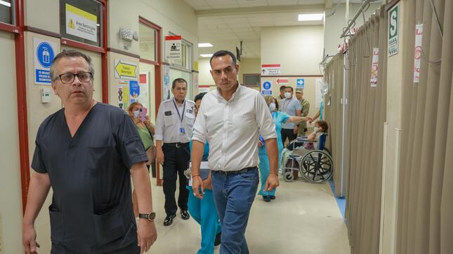 Presidente visita el Hospital Guillermo Almenara para recoger demandas de pacientes y evaluar medidas para mejorar la atención en salud