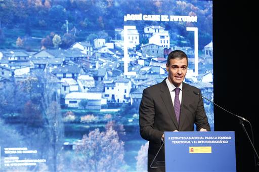 Pedro Sánchez anuncia medidas de apoyo al transporte sostenible, al empleo y emprendimiento y al sector primario