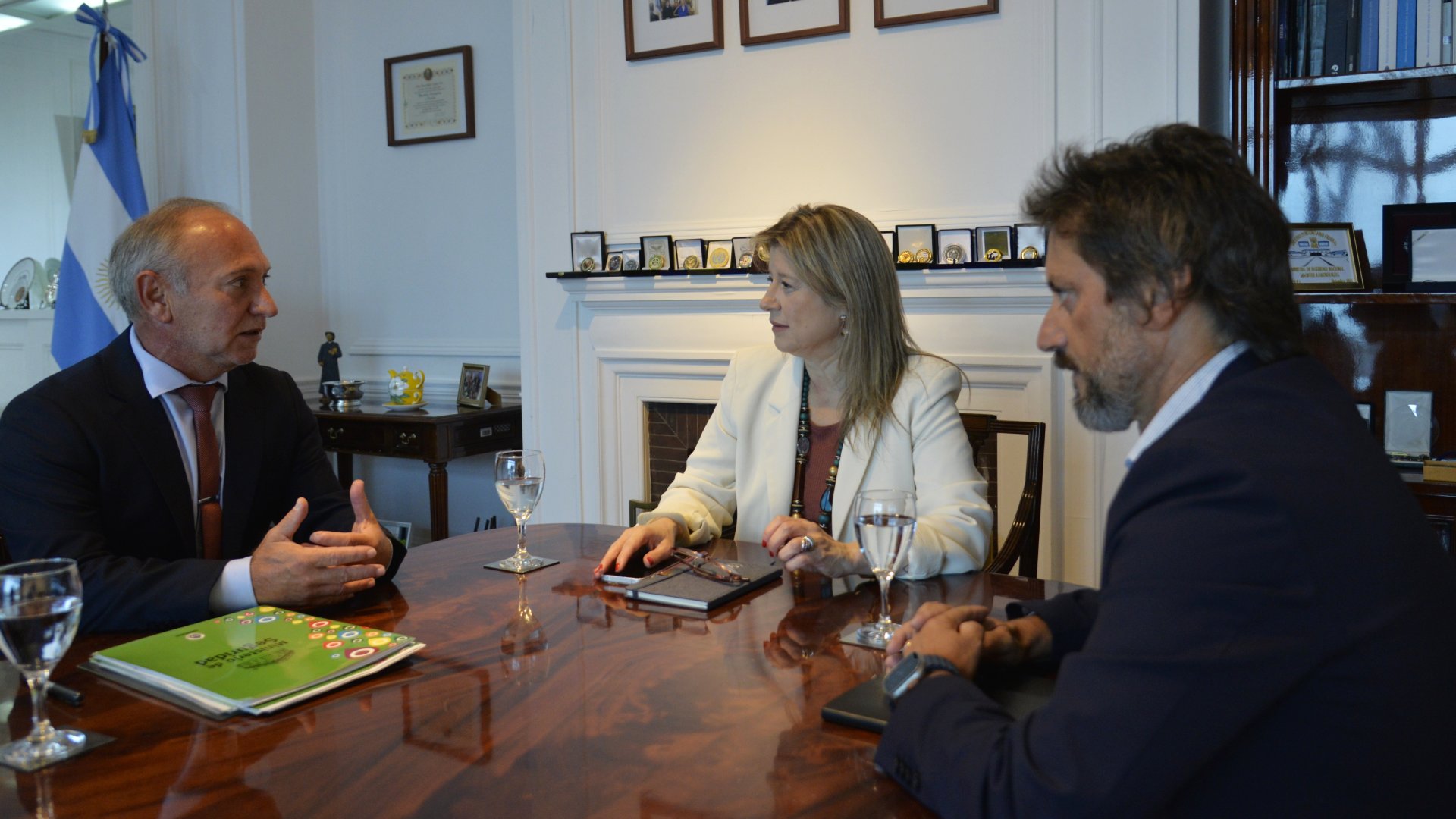 Ministra Monteoliva se reunió con ministros de Seguridad de Corrientes y Salta para fortalecer la cooperación