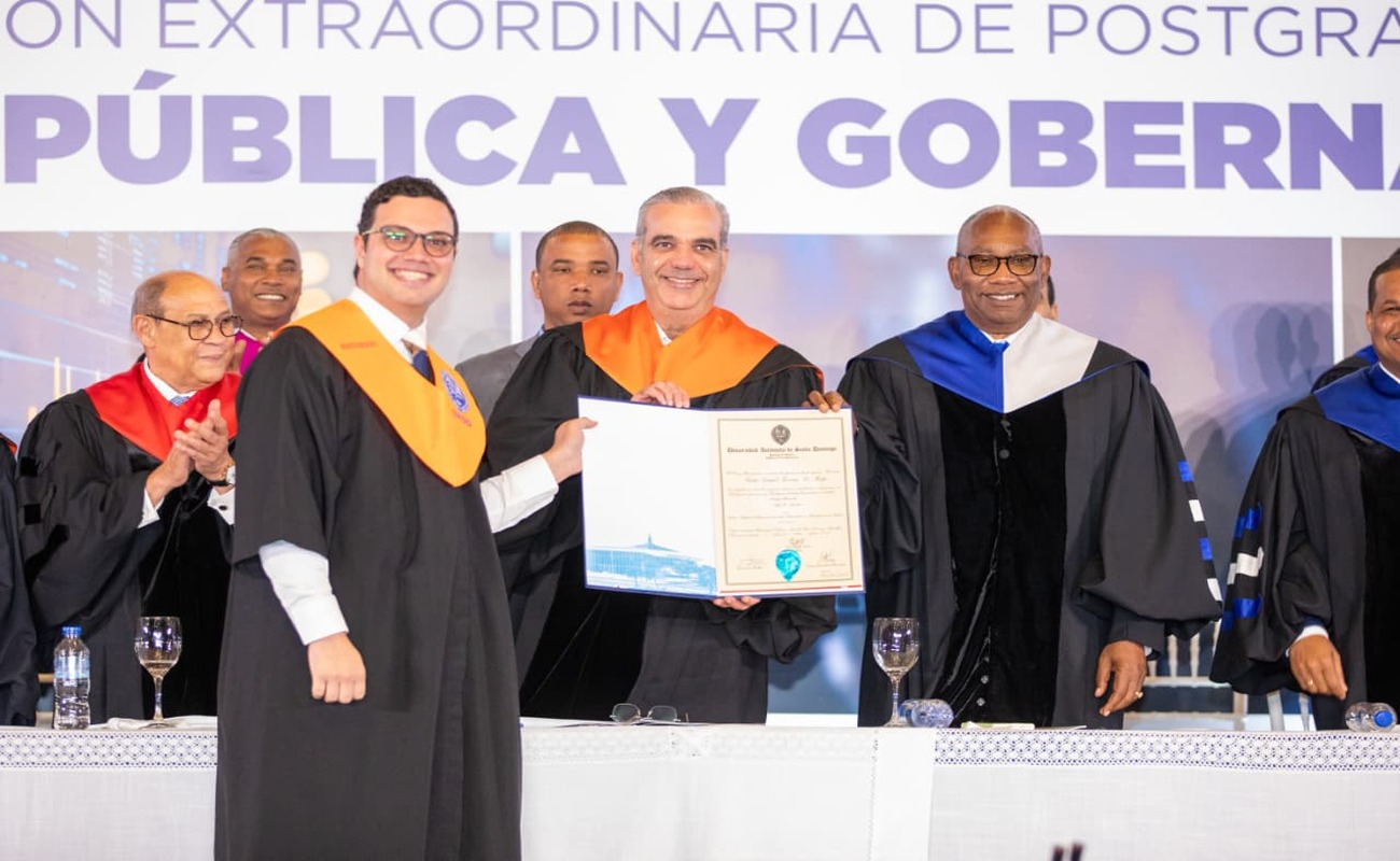 Abinader encabeza graduación histórica de 199 servidores públicos y fortalece la profesionalización del Estado