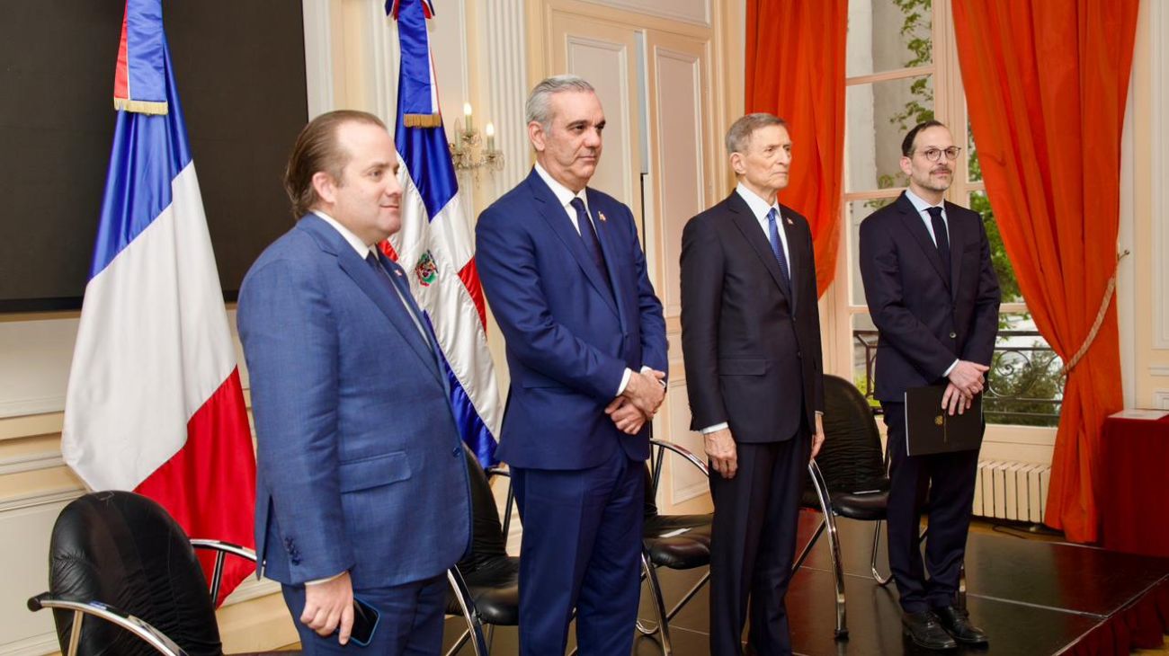 Abinader afirma en París que la administración dominicana continuará brindando ayuda y oportunidades a la diáspora