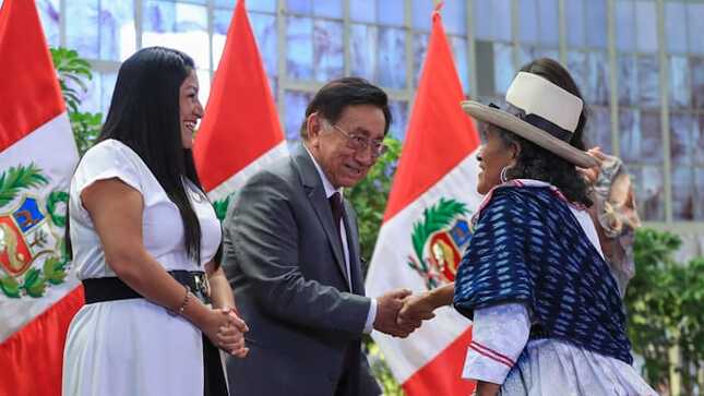 Presidente Balcázar rindió homenaje a la mujer peruana y subrayó su lucha histórica por la igualdad de género