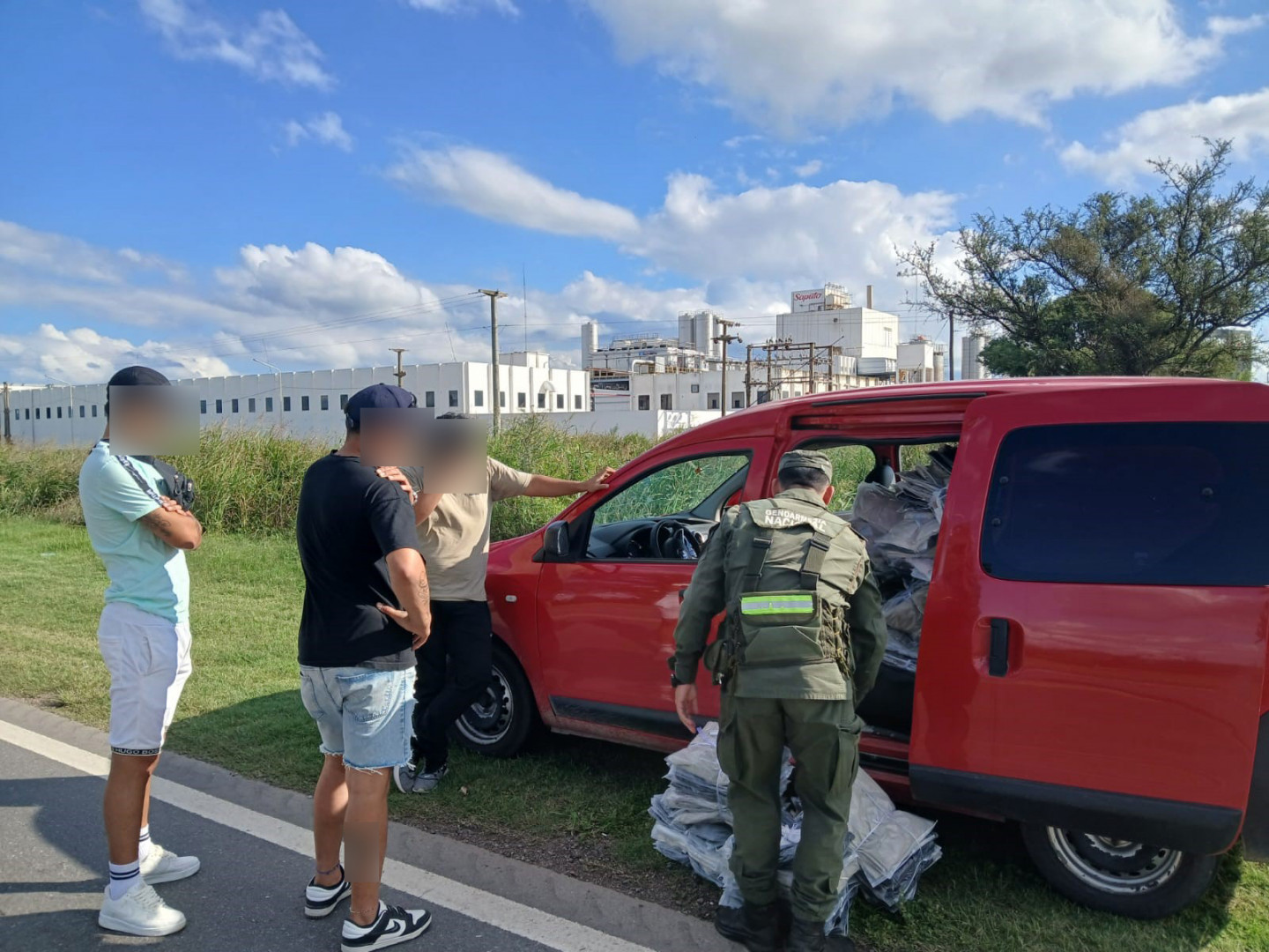 Procedimientos por narcotráfico y contrabando de mercadería en San Luis y Córdoba
