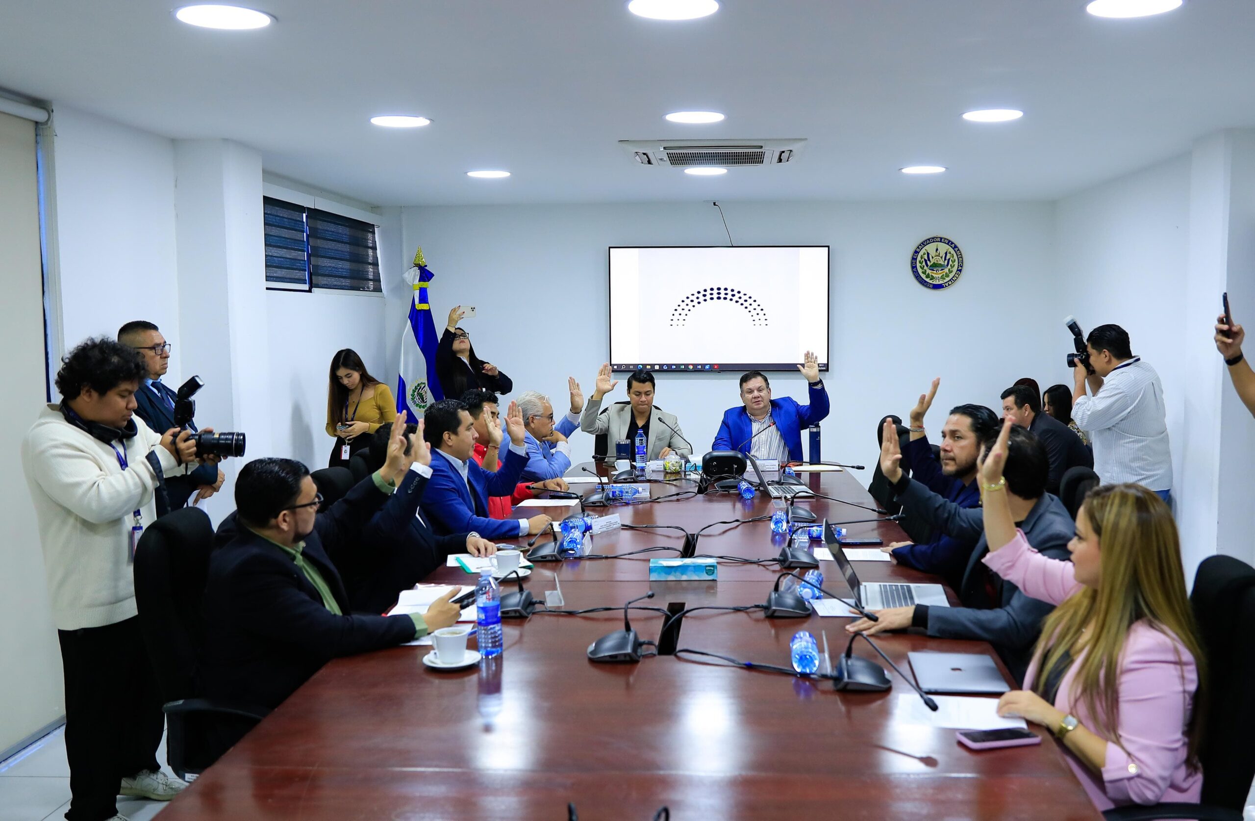 Diputados respaldan incorporar fondos para crear un instituto de educación fiscal