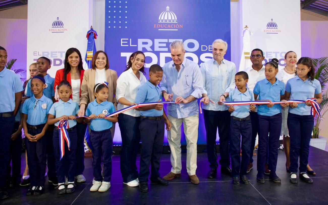 Presidente Abinader entrega Escuela Comunal Barrio Lindo para 900 estudiantes en Villa Mella