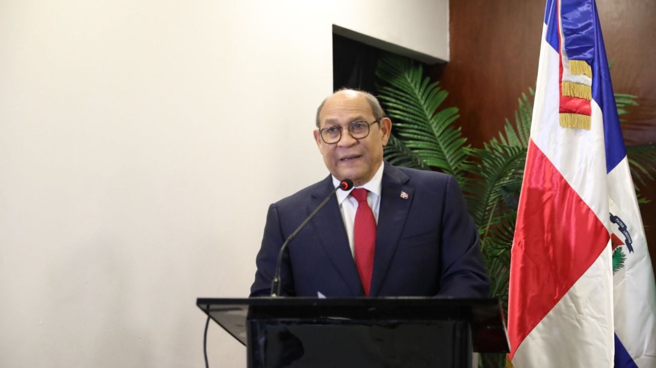 Santos Badía pide transformación profunda del sistema educativo para formar capital humano y duplicar la economía para 2036