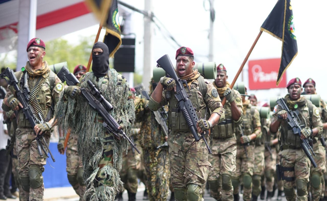 Abinader encabeza desfile cívico-militar y policial para conmemorar el 182 aniversario de la Batalla del 19 de Marzo