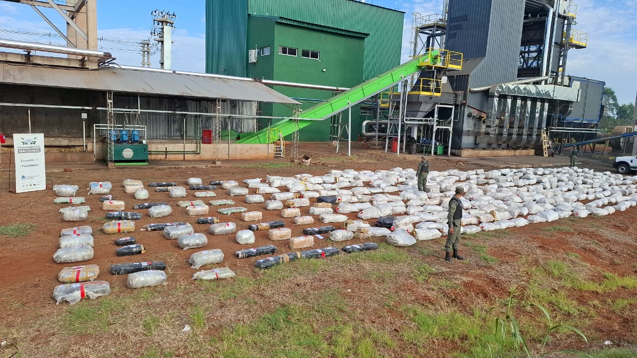 Misiones: Incineran más de 9 toneladas de marihuana incautadas en operativo policial