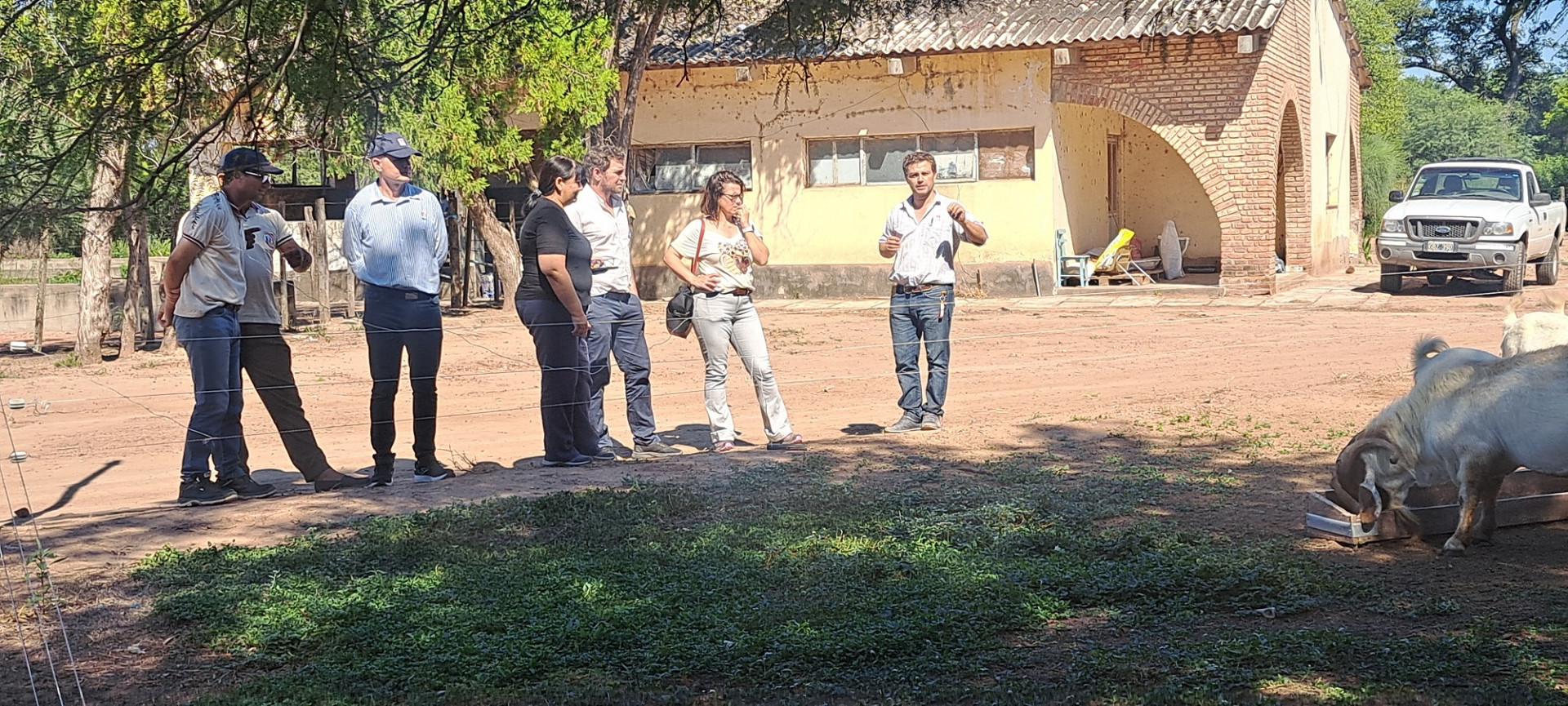 Delegación francesa visita la EEA INTA Las Breñas