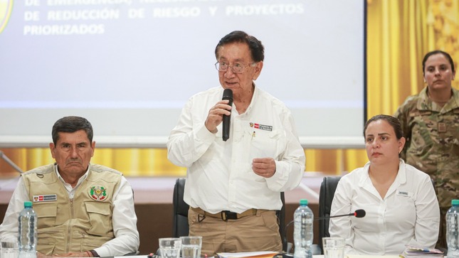 Balcázar anuncia decreto supremo para reactivar obras paralizadas