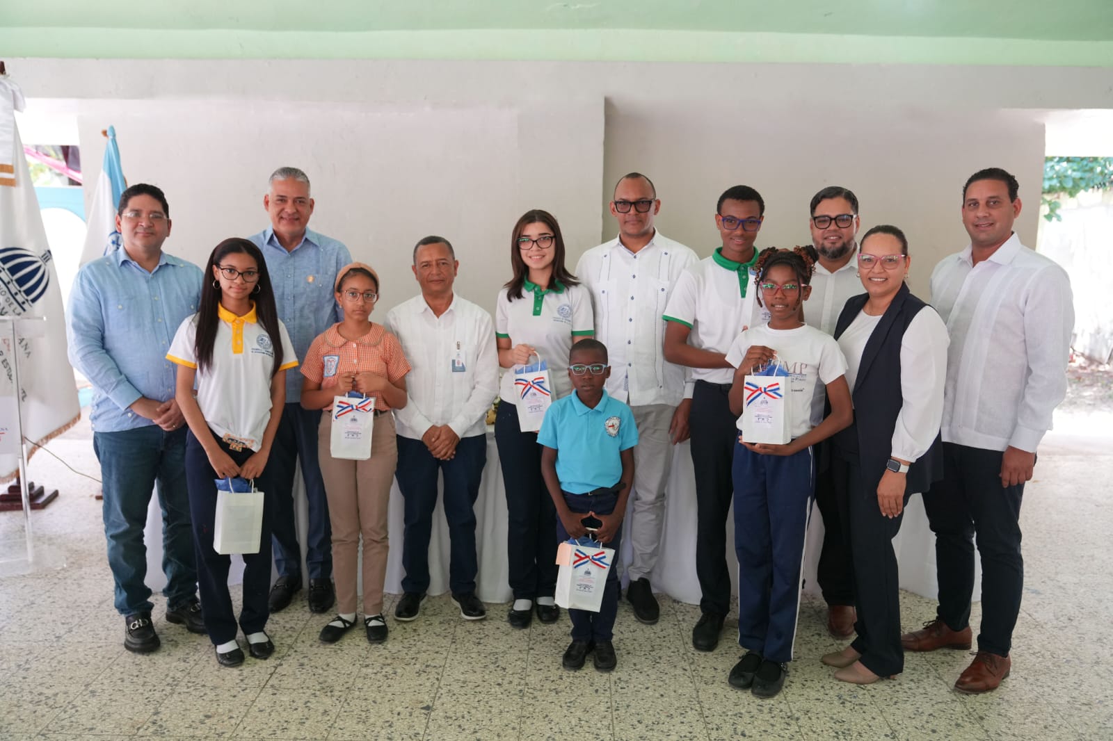 INABIE entrega lentes correctivos a estudiantes en Puerto Plata