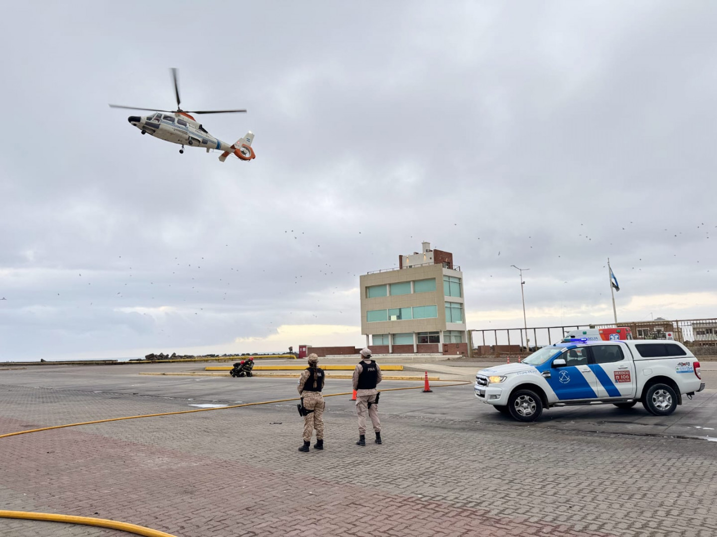 Prefectura realizó aeroevacuación de tripulante enfermo en alta mar