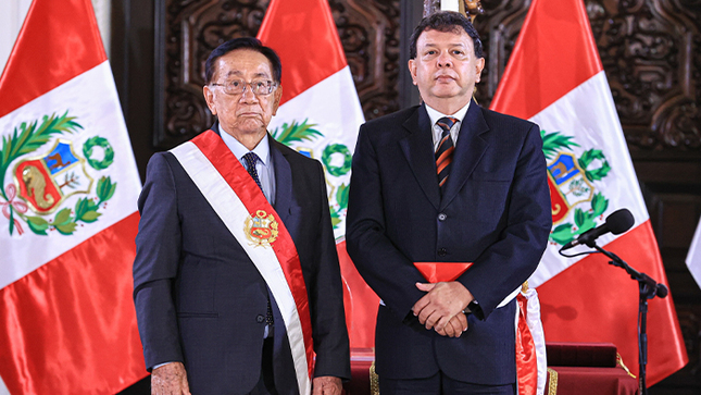 Presidente Balcázar tomó juramento al nuevo ministro de Salud