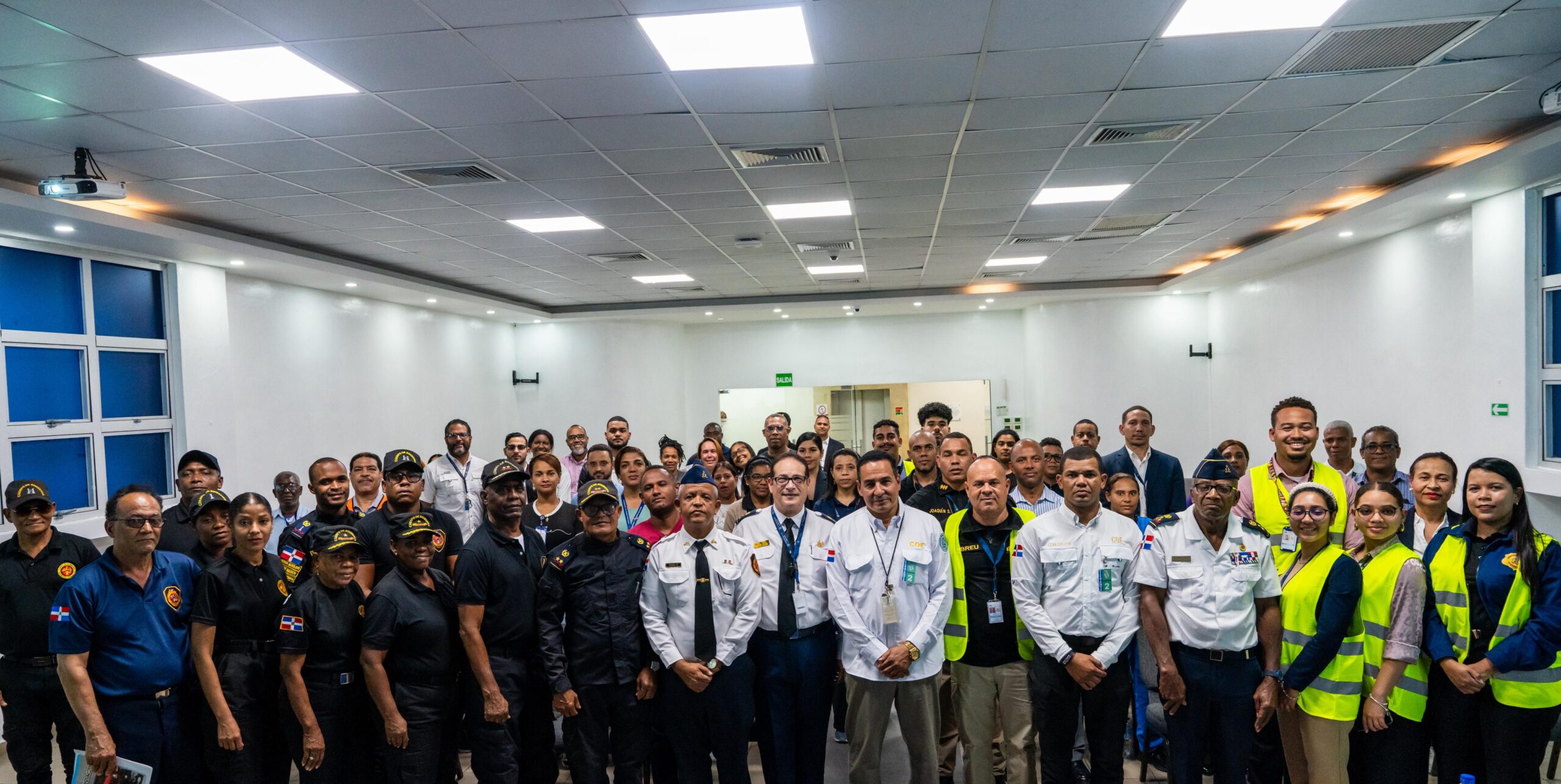Personal de la Dirección General de Migración obtiene certificación en manejo de emergencias y continuidad operativa