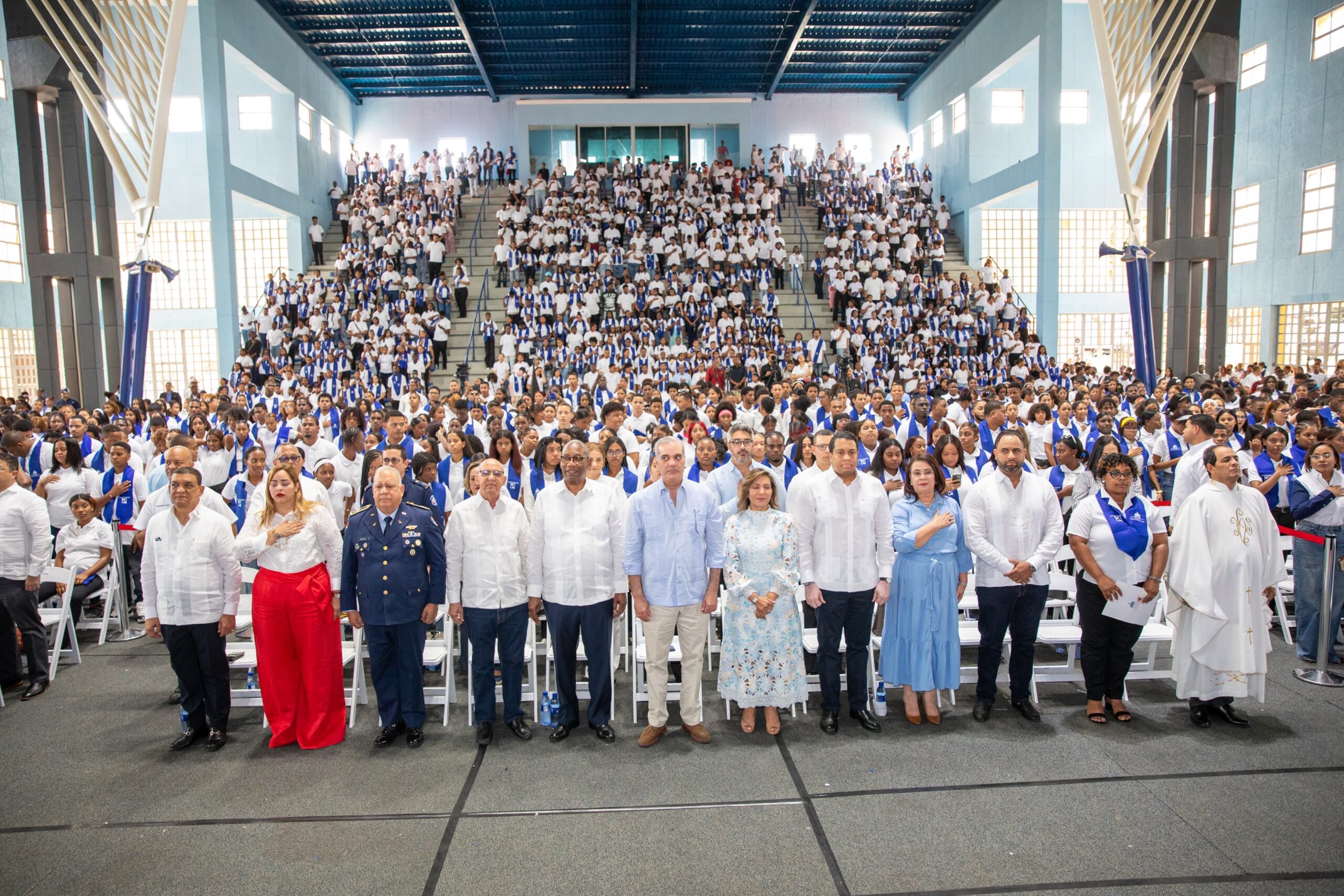 Abinader encabeza graduación de más de 4,000 participantes de Oportunidad 14/24; iniciativa ha beneficiado a más de 28,000 jóvenes